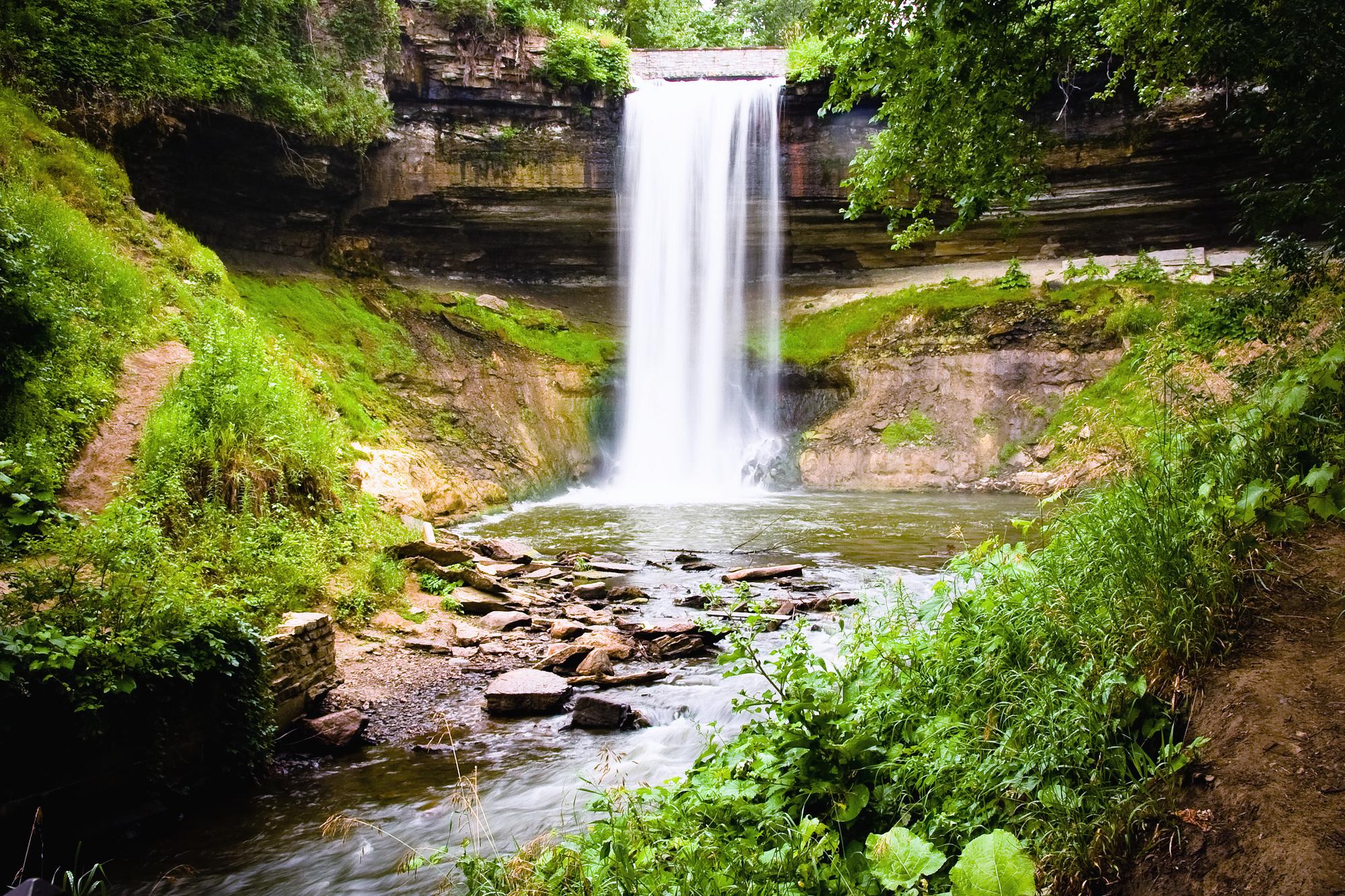 Minnehaha Falls is located in south-east Minneapolis and is only minutes from either downtown Minneapolis or Saint Paul